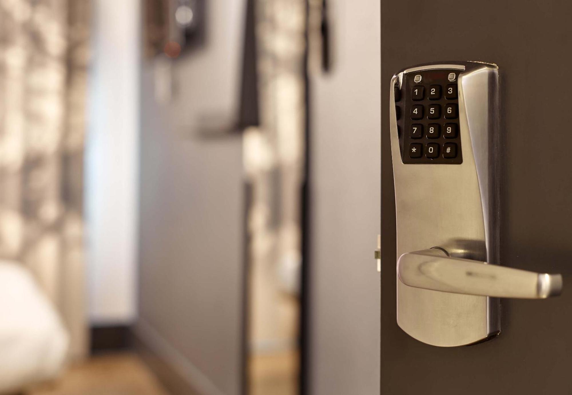 B&B Hotel Annecy Аргоне Екстер'єр фото