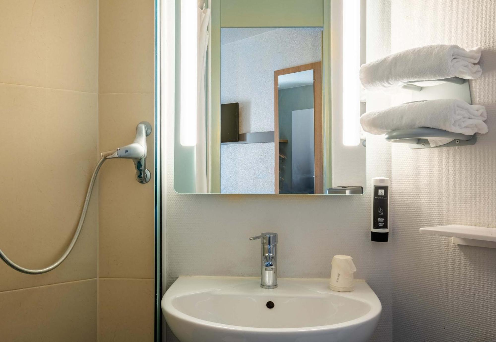B&B Hotel Annecy Аргоне Екстер'єр фото