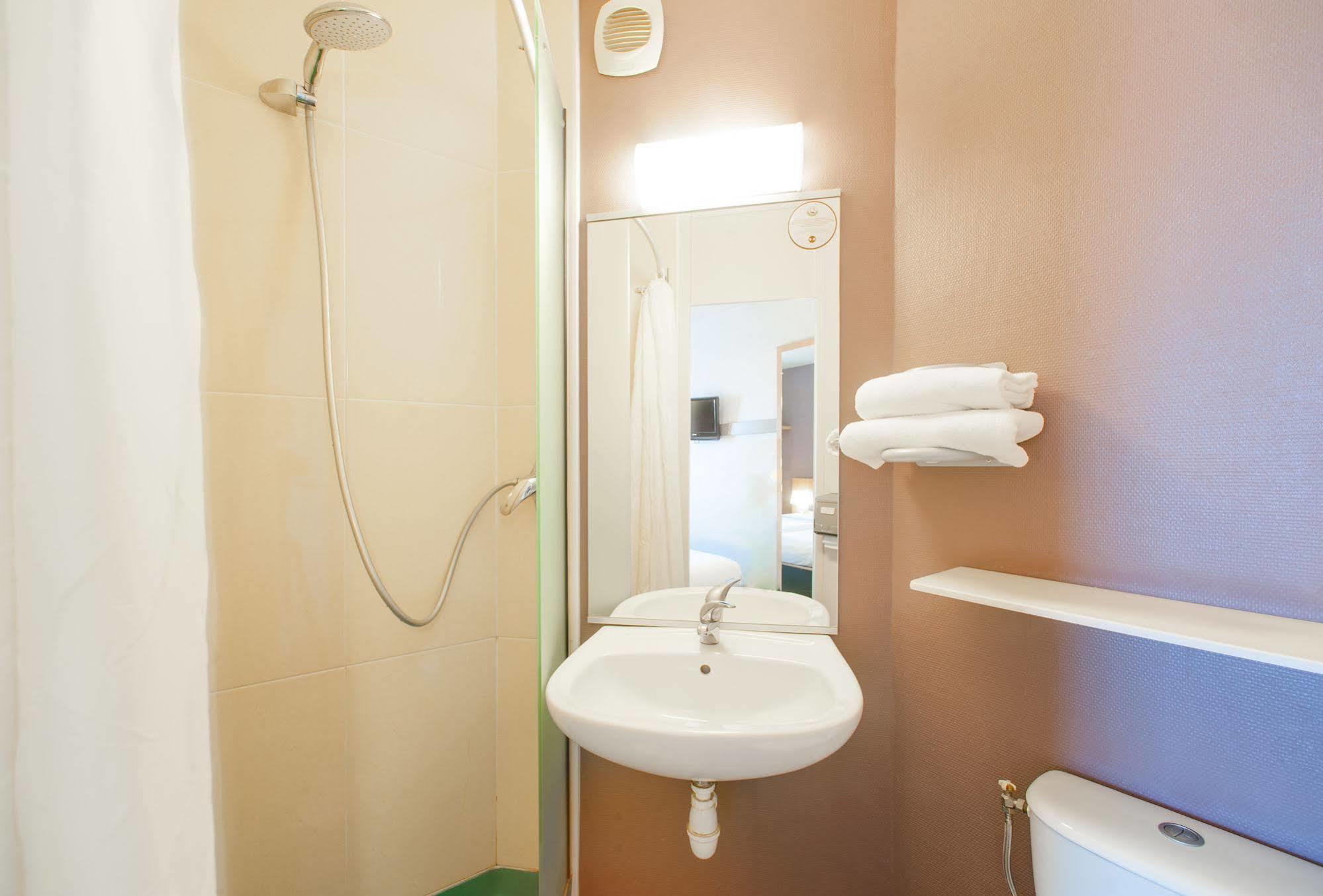 B&B Hotel Annecy Аргоне Екстер'єр фото