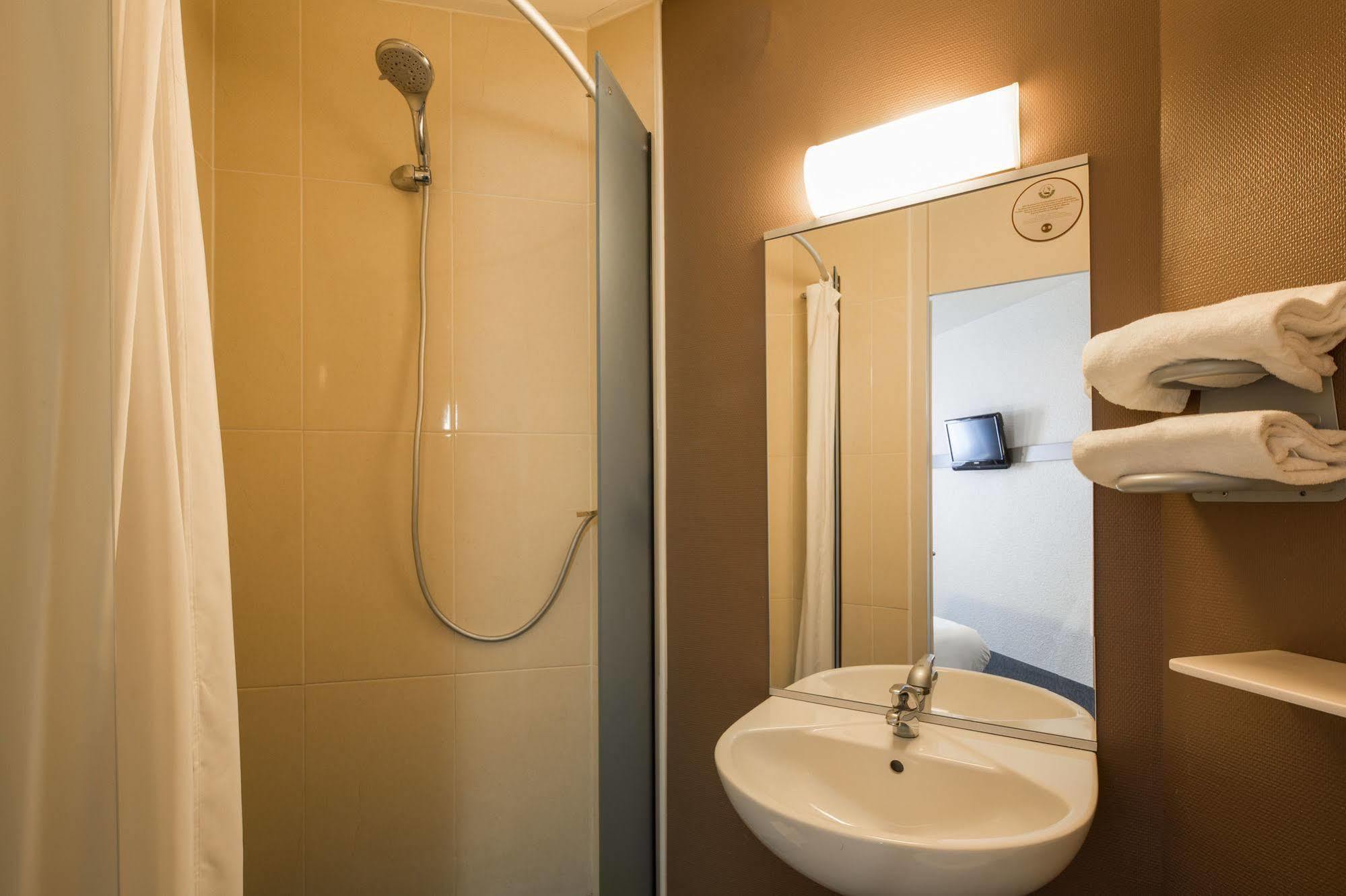 B&B Hotel Annecy Аргоне Екстер'єр фото